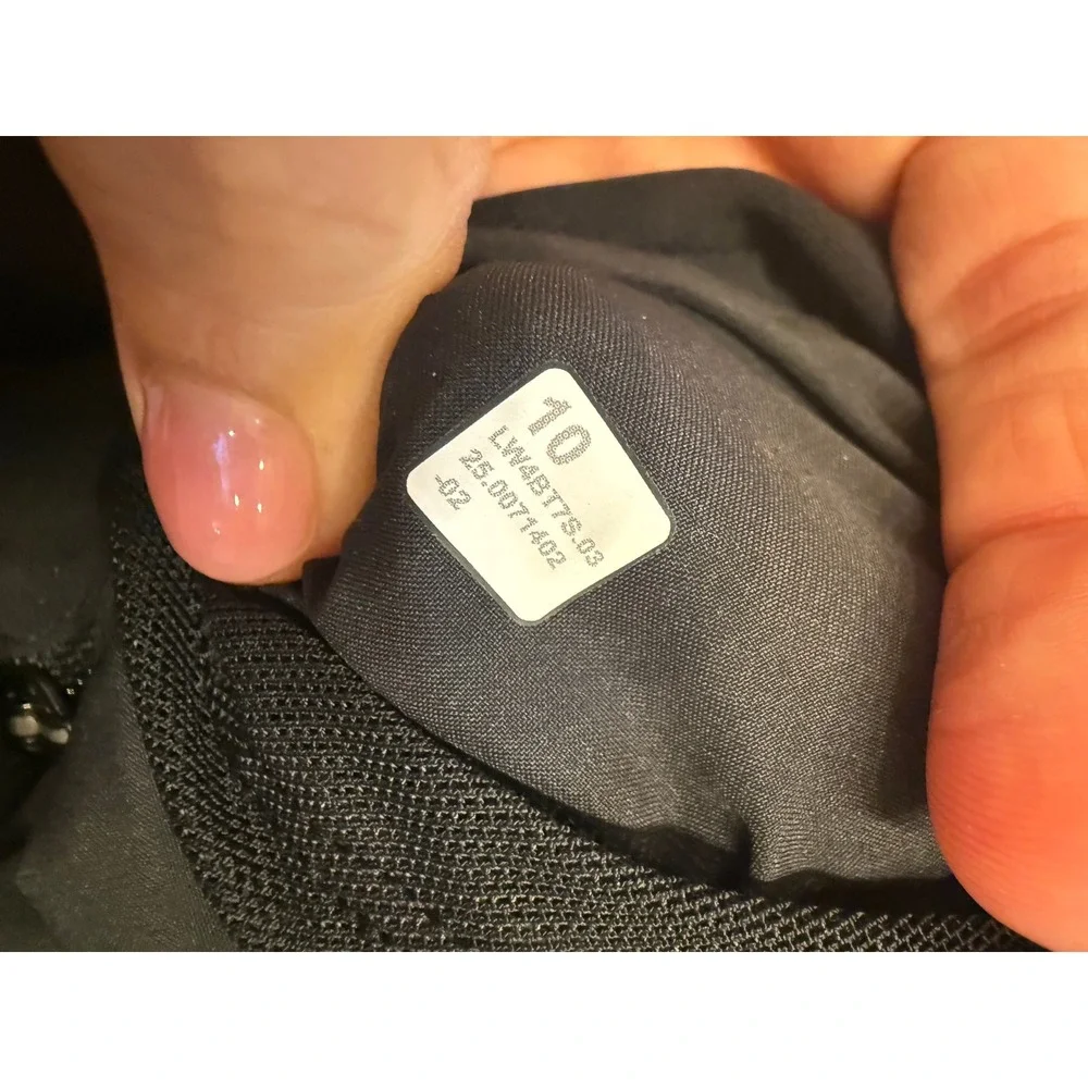 Lululemon Flurry Fighter Vest Women 10 Black Primaloft Hooded Quilted LW4BTTS